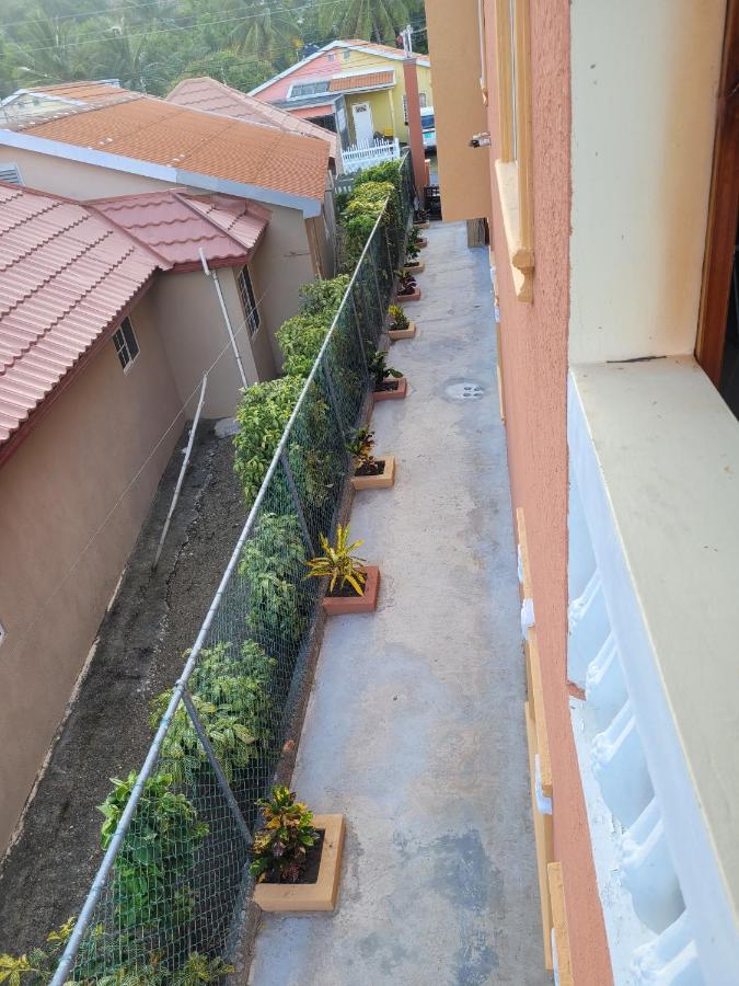 Spanish Town Royal Vybez Vacation Homes מראה חיצוני תמונה