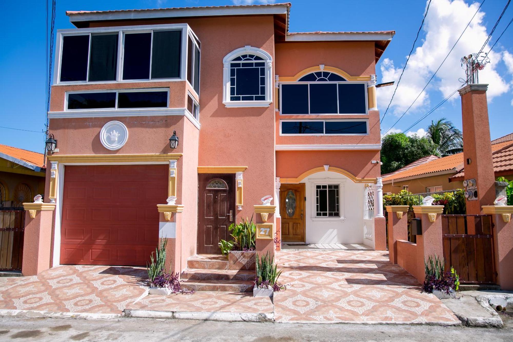 Spanish Town Royal Vybez Vacation Homes מראה חיצוני תמונה